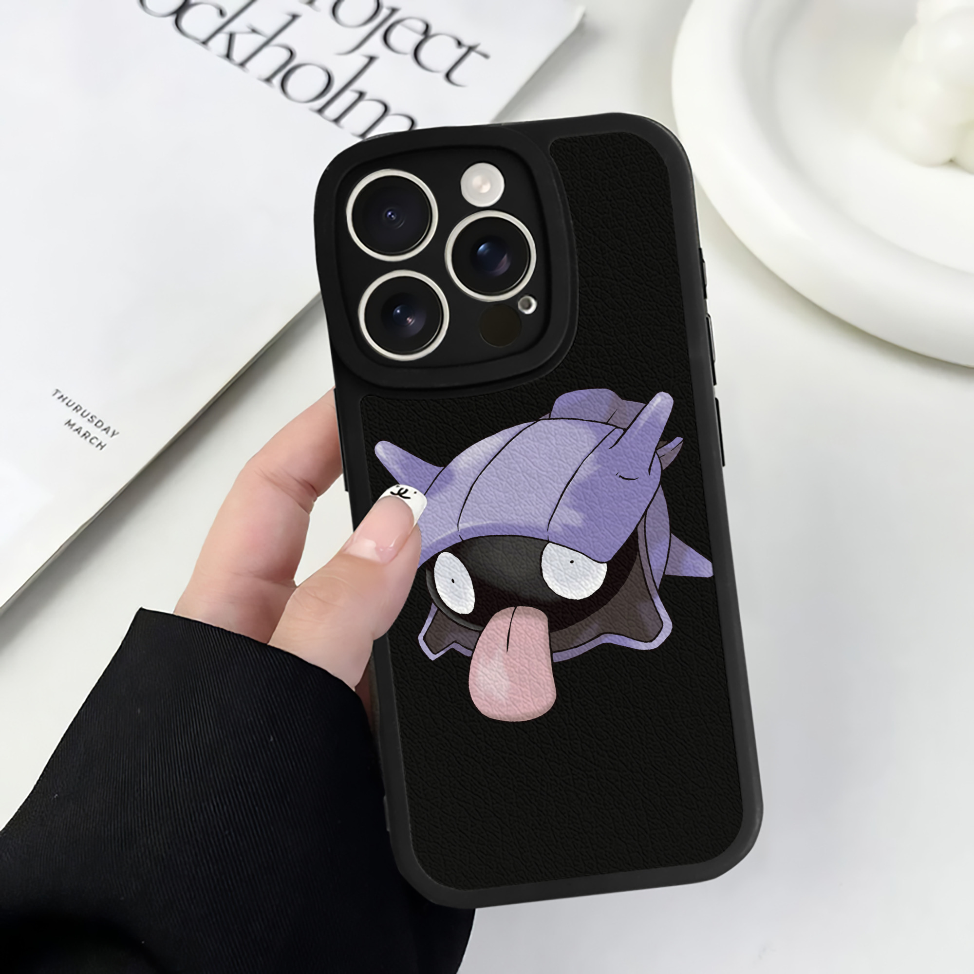 （画像用） ポケットモンスター Pokémon 【iPhone 16シリーズ対応】シリコンスマホケース（レザー調） 材質：シリコン